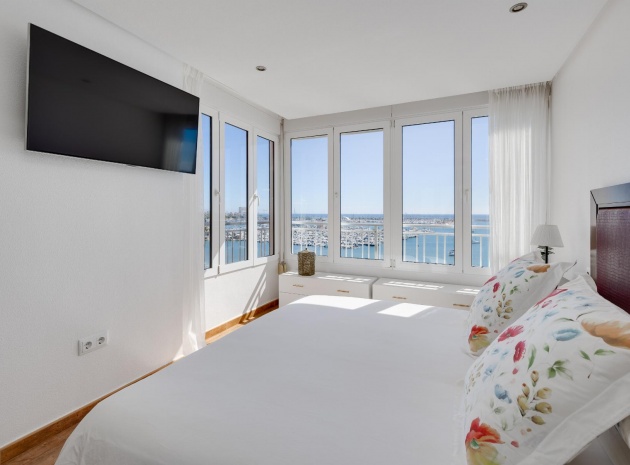Resale - Apartment - Torrevieja - Playa Acequion