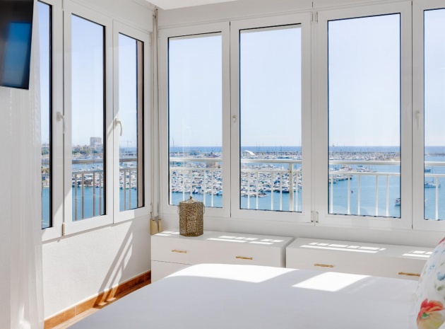Resale - Apartment - Torrevieja - Playa Acequion