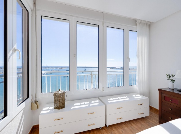 Resale - Apartment - Torrevieja - Playa Acequion