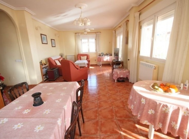 Resale - Villa - Torrevieja - Aguas Nuevas