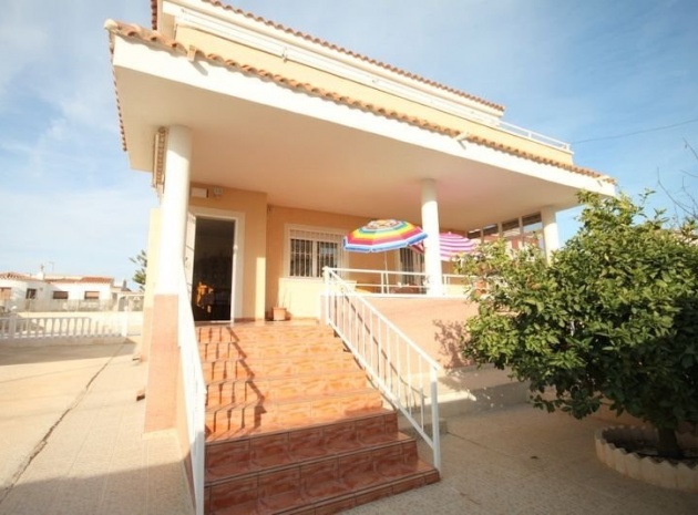 Resale - Villa - Torrevieja - Aguas Nuevas