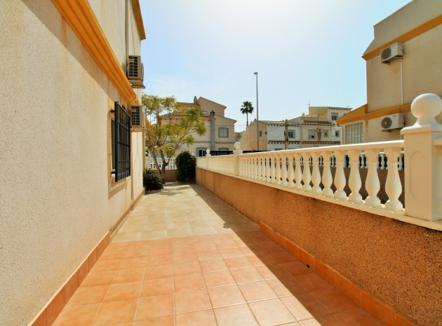Resale - Townhouse - Villamartin