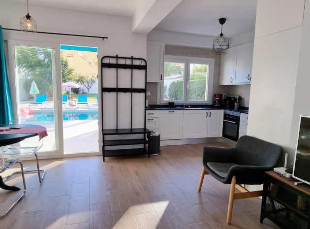 Återförsäljning - Villa - Playa Flamenca - beachside playa flamenca