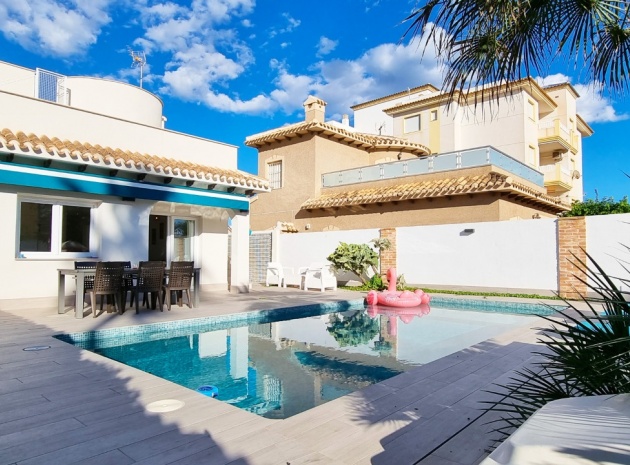 Återförsäljning - Villa - Playa Flamenca - beachside playa flamenca