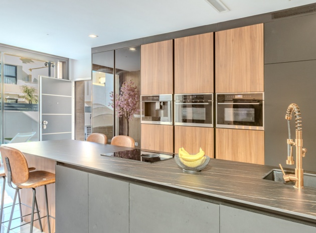 Resale - Villa - Los Montesinos - La Herrada