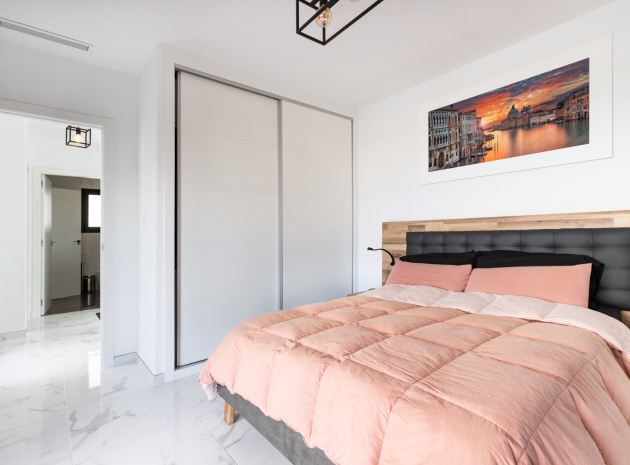 Resale - Villa - Los Montesinos - La Herrada