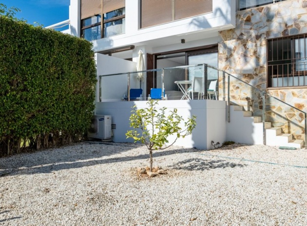 Resale - Apartment - Villamartin - La Fuente