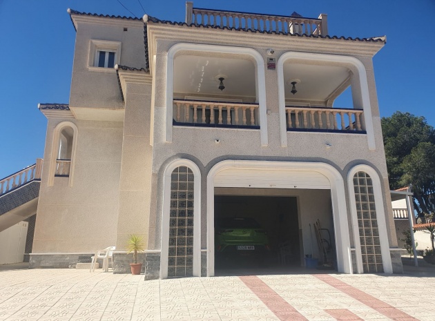 Resale - Villa - Algorfa