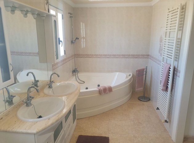 Resale - Villa - Algorfa
