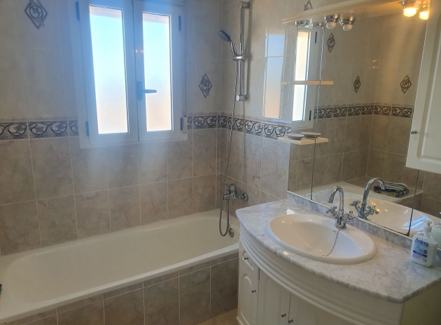 Resale - Villa - Algorfa