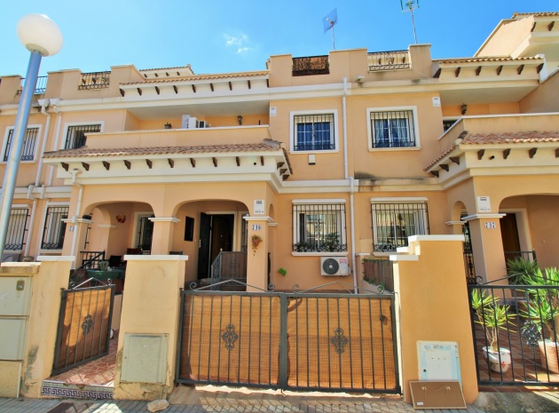 Resale - Townhouse - Villamartin - entre golf