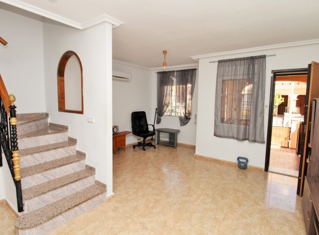 Resale - Townhouse - Villamartin - entre golf