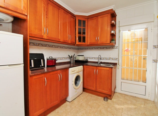 Resale - Townhouse - Villamartin - entre golf