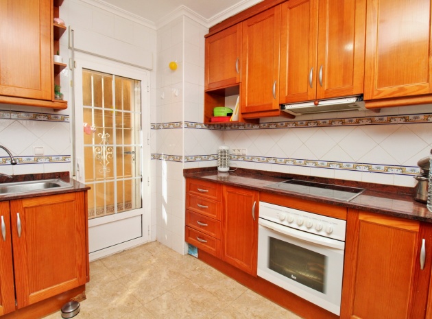 Resale - Townhouse - Villamartin - entre golf