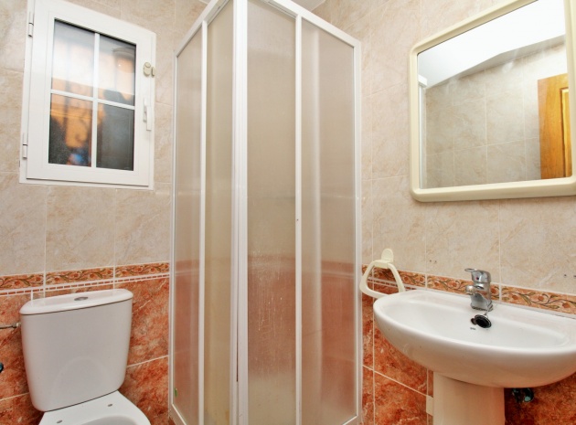 Resale - Townhouse - Villamartin - entre golf