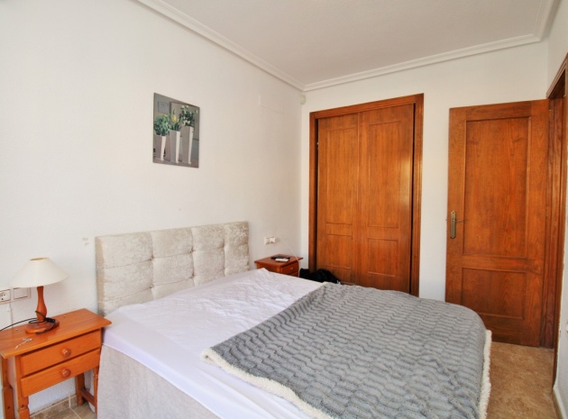 Resale - Townhouse - Villamartin - entre golf