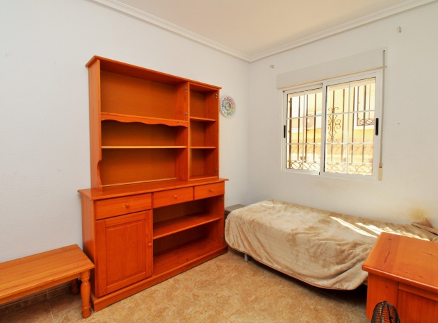 Resale - Townhouse - Villamartin - entre golf