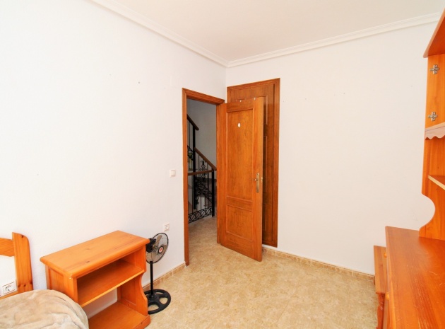 Resale - Townhouse - Villamartin - entre golf