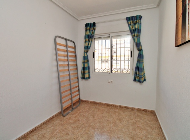 Resale - Townhouse - Villamartin - entre golf