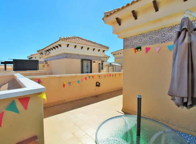 Resale - Townhouse - Villamartin - entre golf