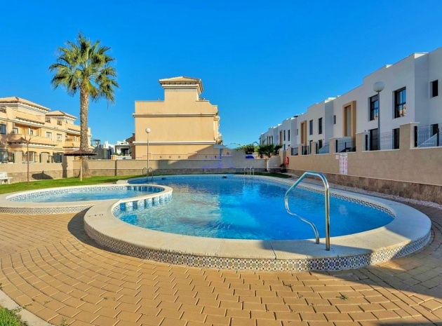 Resale - Townhouse - Villamartin - entre golf