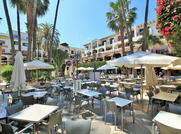 Resale - Townhouse - Villamartin - entre golf