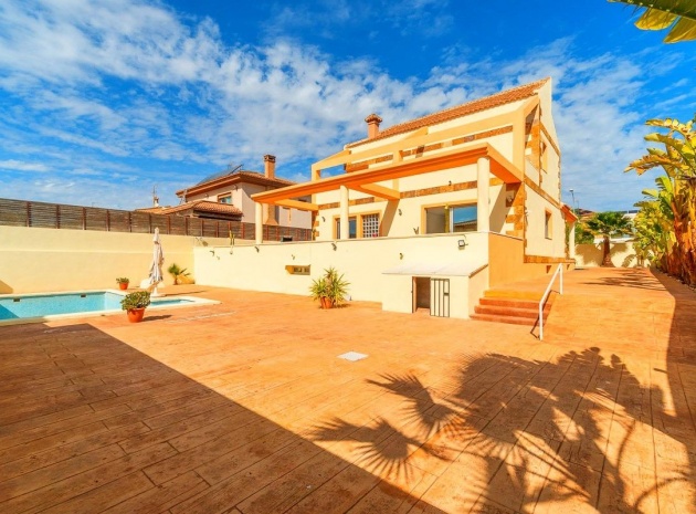 Resale - Villa - Torrevieja - Aguas nuevas 2