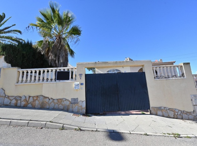 Resale - Casa - Torrevieja - Los balcones