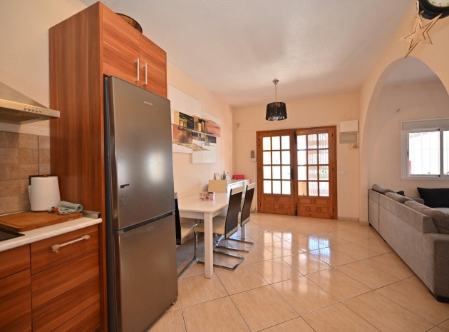 Resale - Casa - Torrevieja - Los balcones