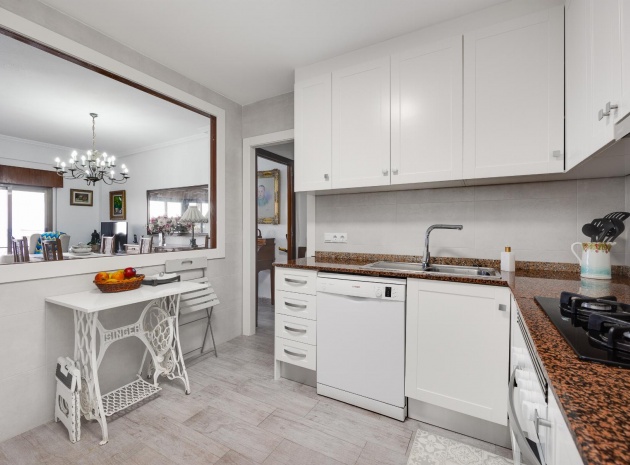 Resale - Apartment - Torrevieja - Piscinas naturales