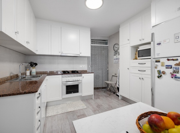 Resale - Apartment - Torrevieja - Piscinas naturales