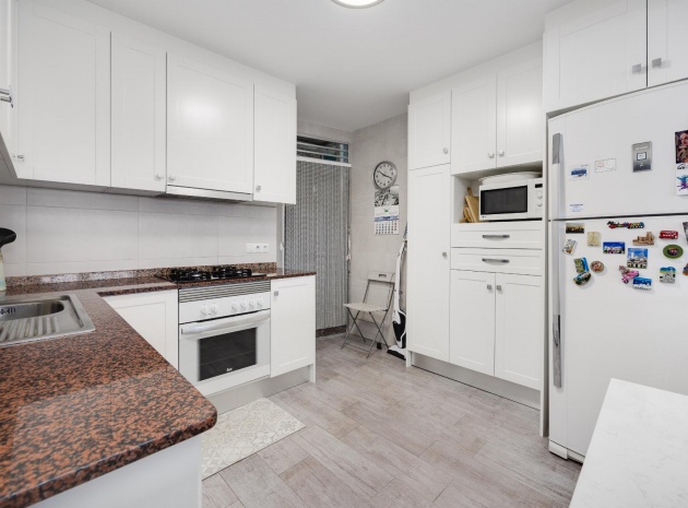Resale - Apartment - Torrevieja - Piscinas naturales