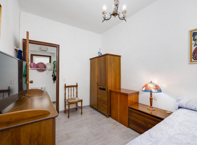 Resale - Apartment - Torrevieja - Piscinas naturales