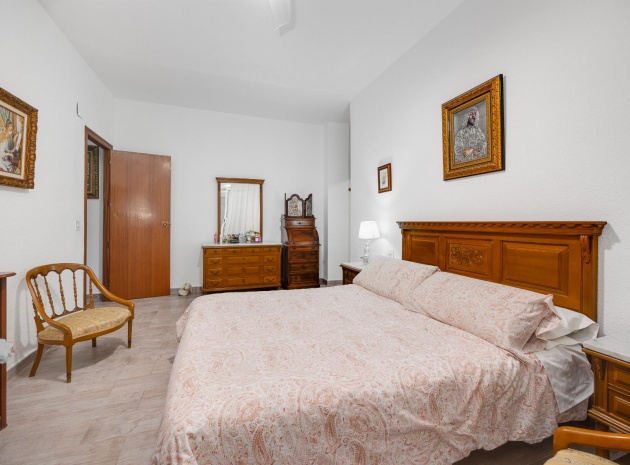Resale - Apartment - Torrevieja - Piscinas naturales