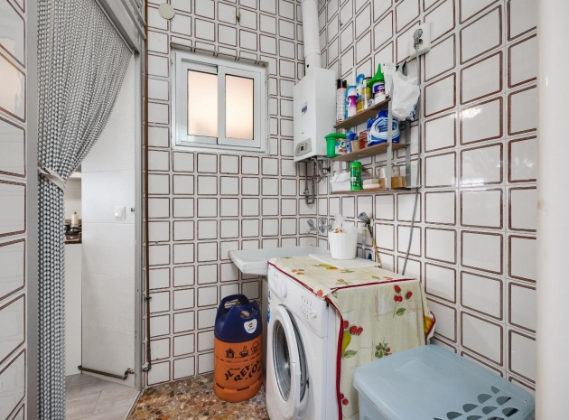 Resale - Apartment - Torrevieja - Piscinas naturales