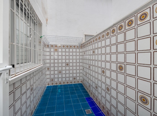 Resale - Apartment - Torrevieja - Piscinas naturales