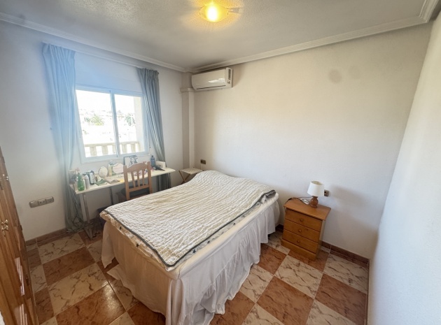 Resale - Apartment - Villamartin