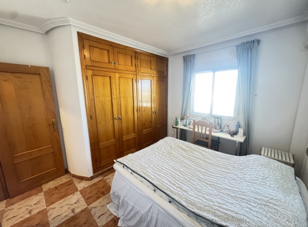 Resale - Apartment - Villamartin