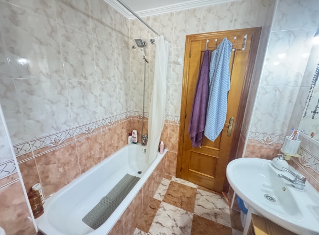 Resale - Apartment - Villamartin