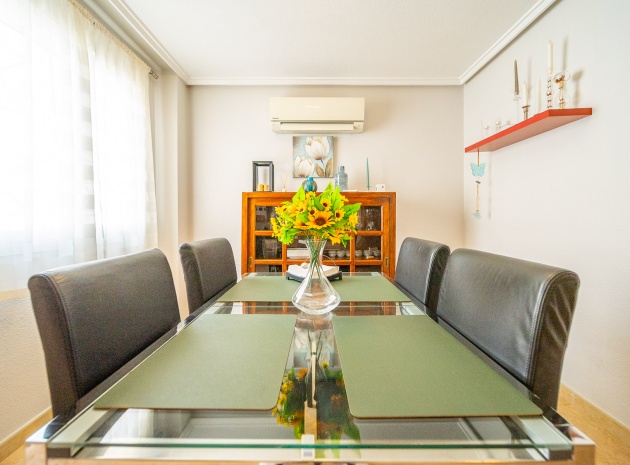 Återförsäljning - Villa - Torrevieja - Aguas Nuevas