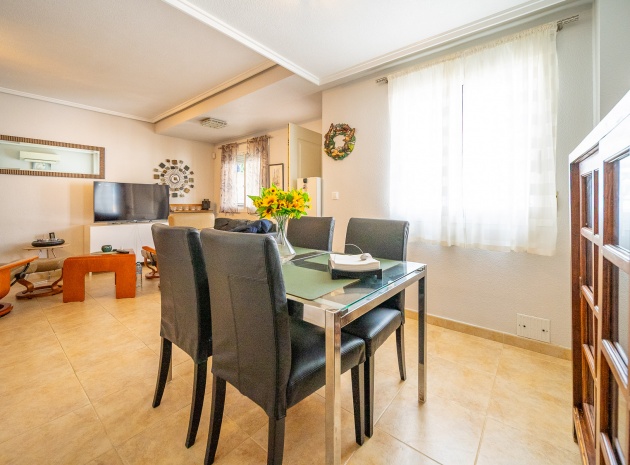 Återförsäljning - Villa - Torrevieja - Aguas Nuevas