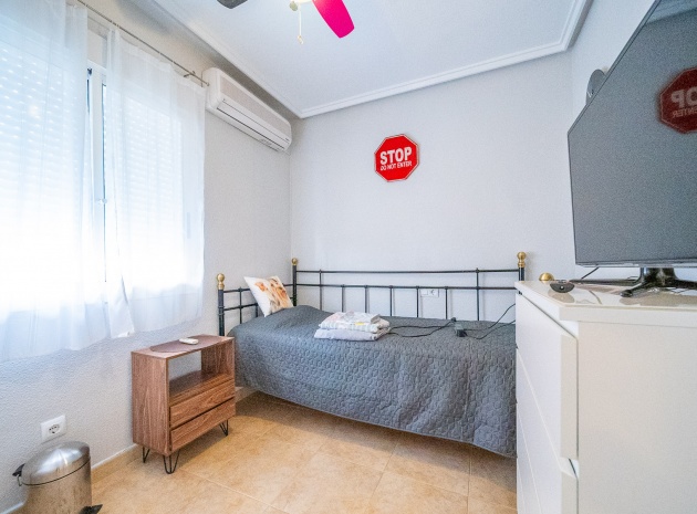 Återförsäljning - Villa - Torrevieja - Aguas Nuevas