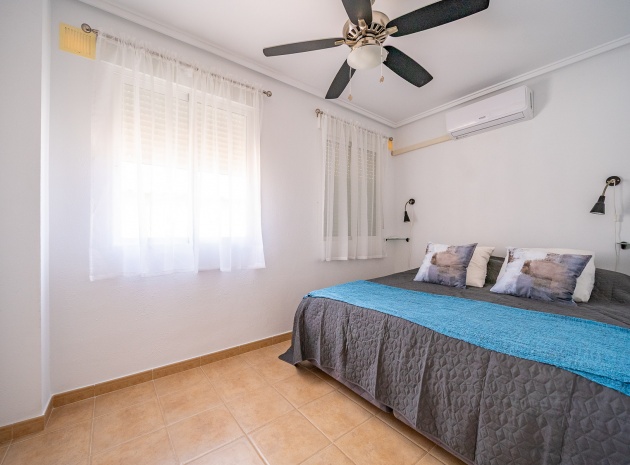 Återförsäljning - Villa - Torrevieja - Aguas Nuevas