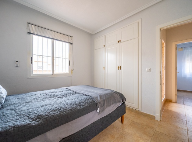 Återförsäljning - Villa - Torrevieja - Aguas Nuevas