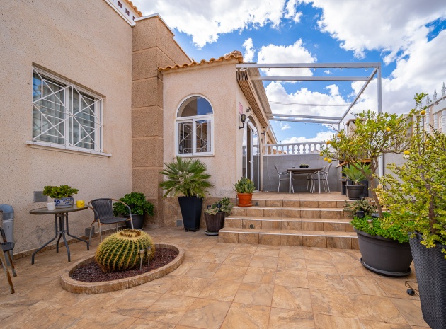 Återförsäljning - Villa - Torrevieja - Aguas Nuevas