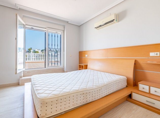 Revente - Villa - Torrevieja - Los balcones