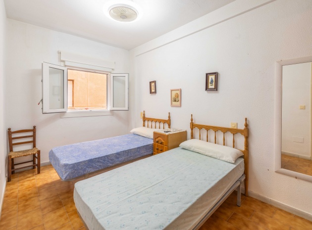 Återförsäljning - Lägenhet - Torrevieja - La Mata