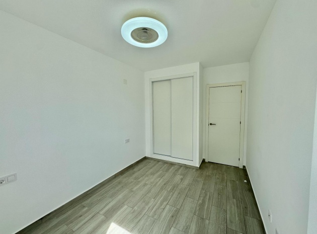 Revente - Appartement - Torrevieja - Nueva Torrevieja