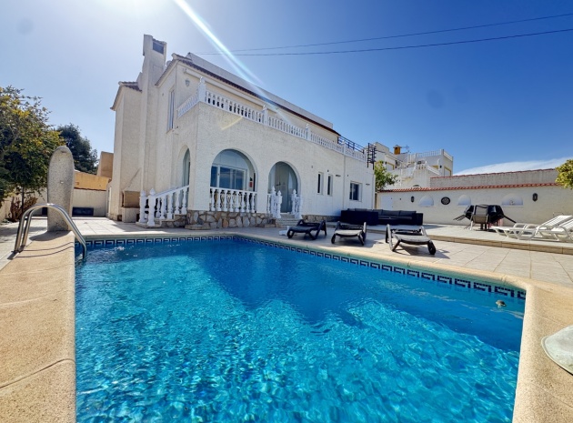 Wiederverkauf - Villa - San Miguel de Salinas - las comunicaciones