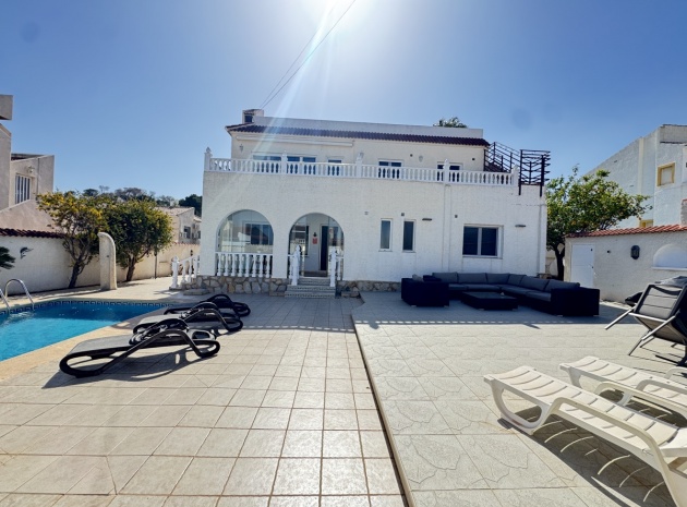 Wiederverkauf - Villa - San Miguel de Salinas - las comunicaciones